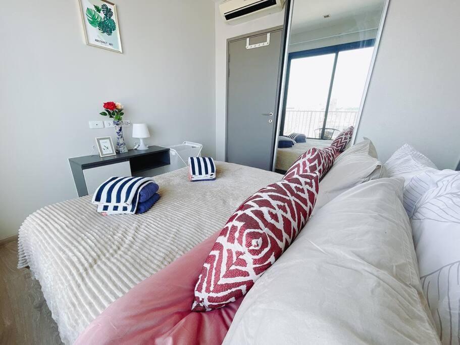 Base Central Pattaya Long Balcony King-Bed With Infinity Pool & Free Netflix! Buitenkant foto