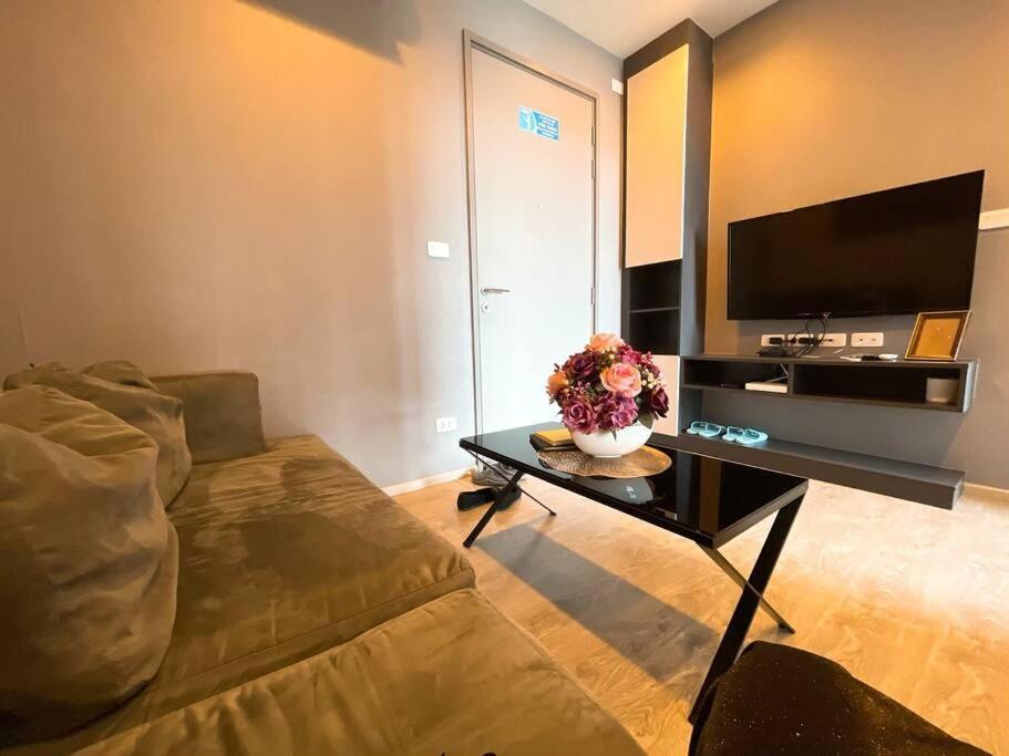 Base Central Pattaya Long Balcony King-Bed With Infinity Pool & Free Netflix! Buitenkant foto