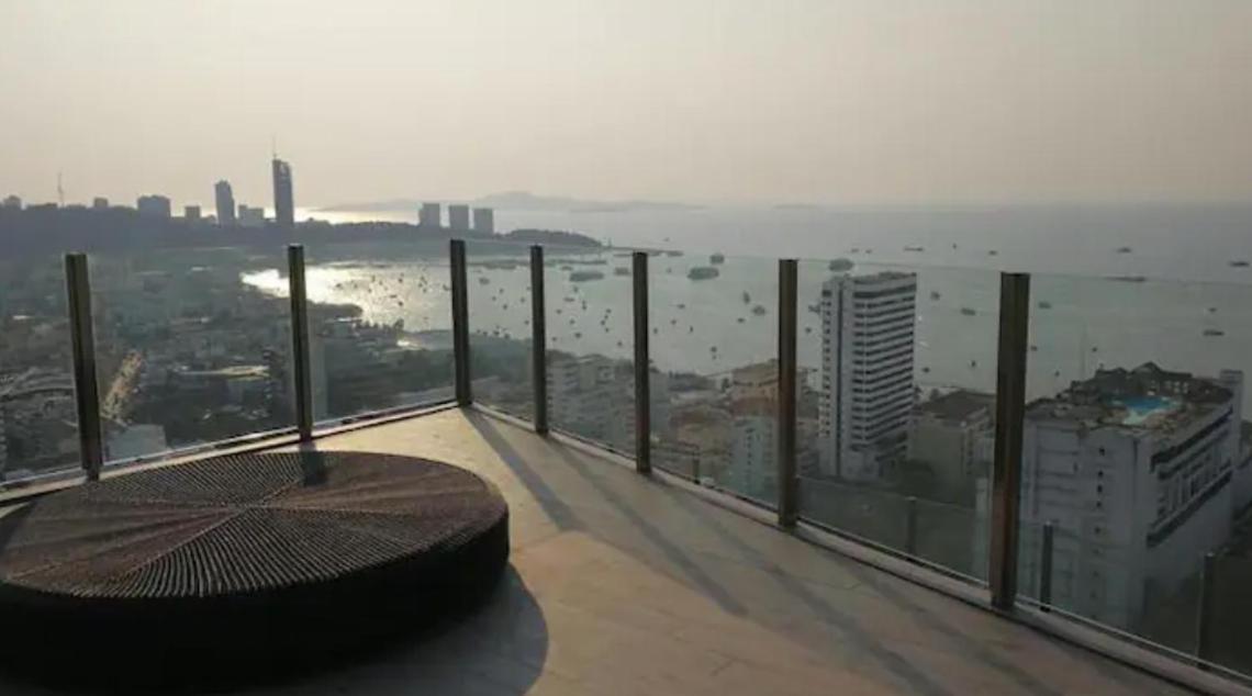 Base Central Pattaya Long Balcony King-Bed With Infinity Pool & Free Netflix! Buitenkant foto
