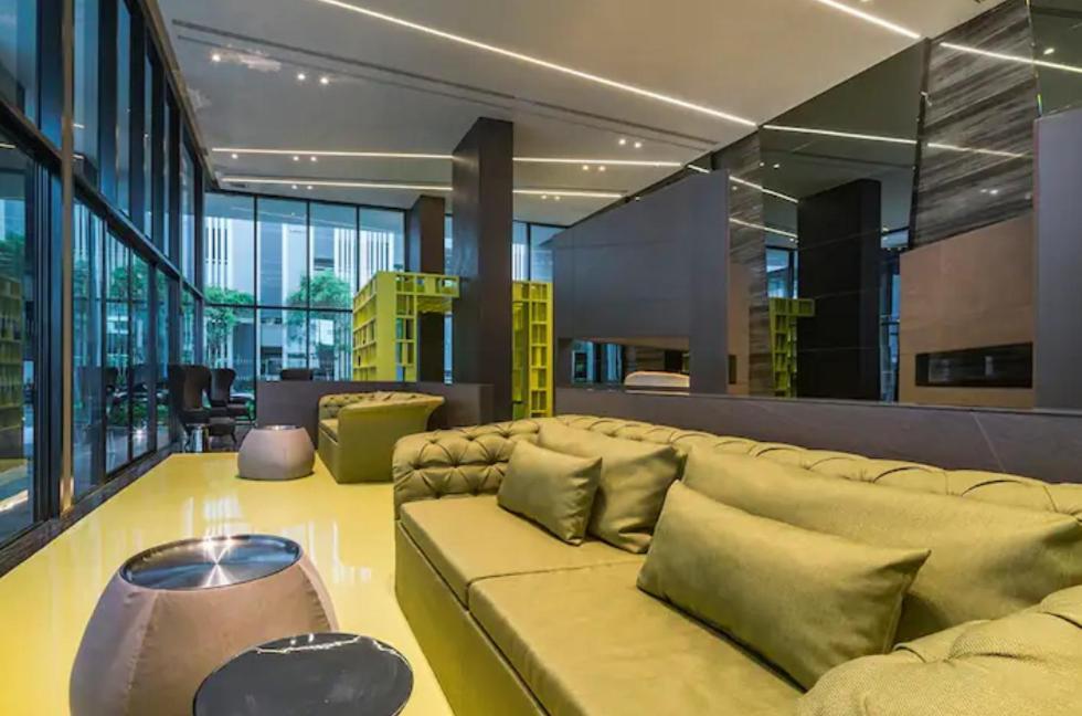 Base Central Pattaya Long Balcony King-Bed With Infinity Pool & Free Netflix! Buitenkant foto