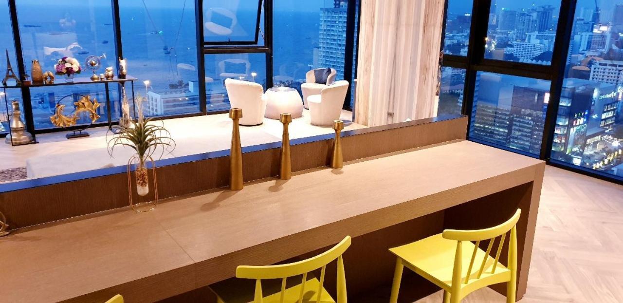 Base Central Pattaya Long Balcony King-Bed With Infinity Pool & Free Netflix! Buitenkant foto