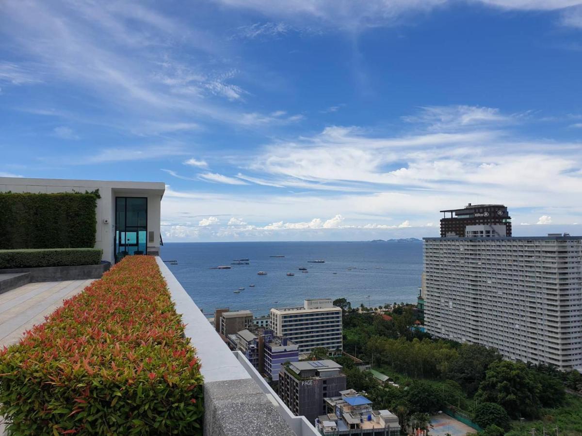 Base Central Pattaya Long Balcony King-Bed With Infinity Pool & Free Netflix! Buitenkant foto