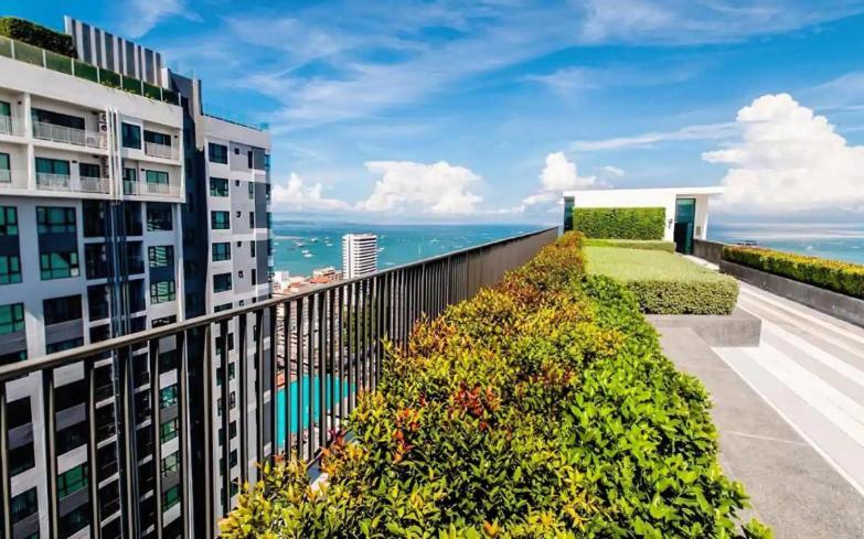 Base Central Pattaya Long Balcony King-Bed With Infinity Pool & Free Netflix! Buitenkant foto