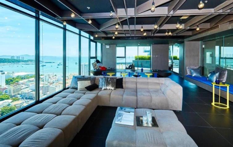 Base Central Pattaya Long Balcony King-Bed With Infinity Pool & Free Netflix! Buitenkant foto